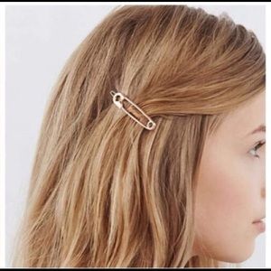 🧷 Safety pin hair clip- gold